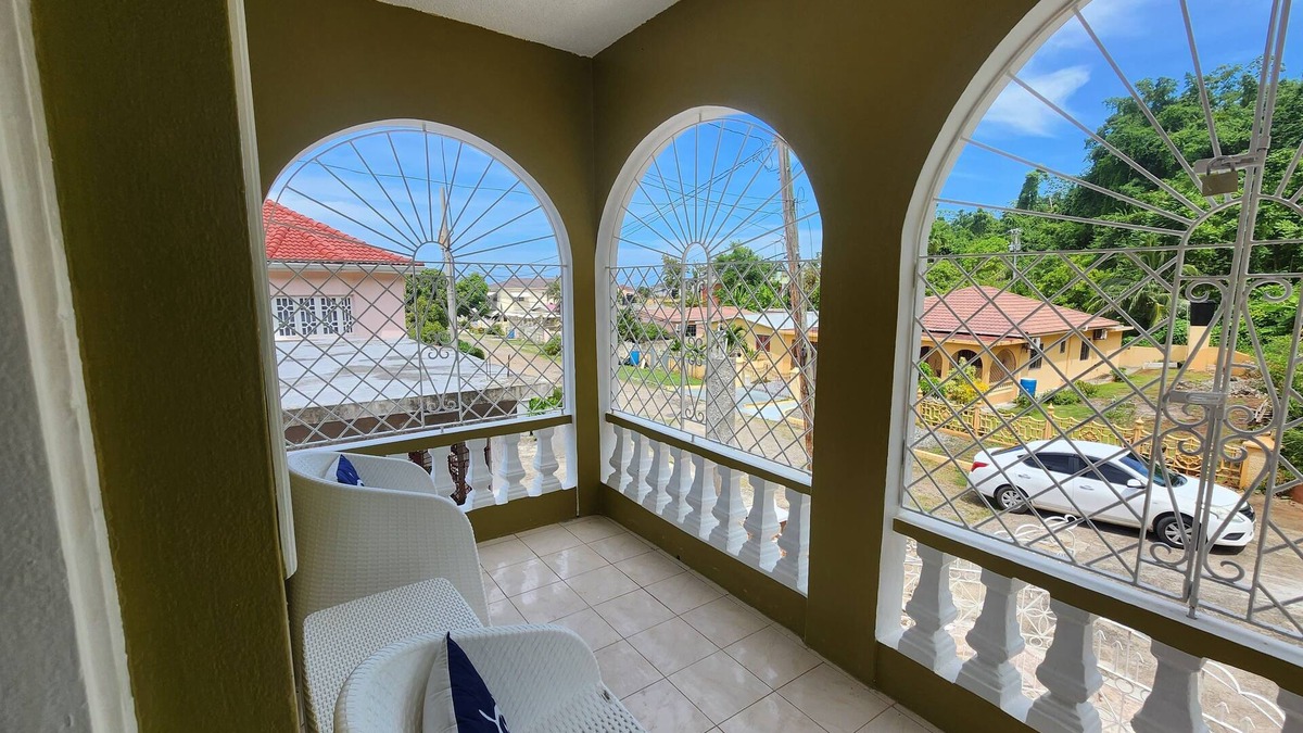Salt Gut House | Charming 3-bedroom house in Boscobel , with WiFi access. 15 minutes fr Ocho Rios