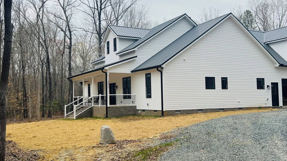 Asheboro House | Charming 3-bedroom house with Full size crib in Asheboro quiet and peaceful area