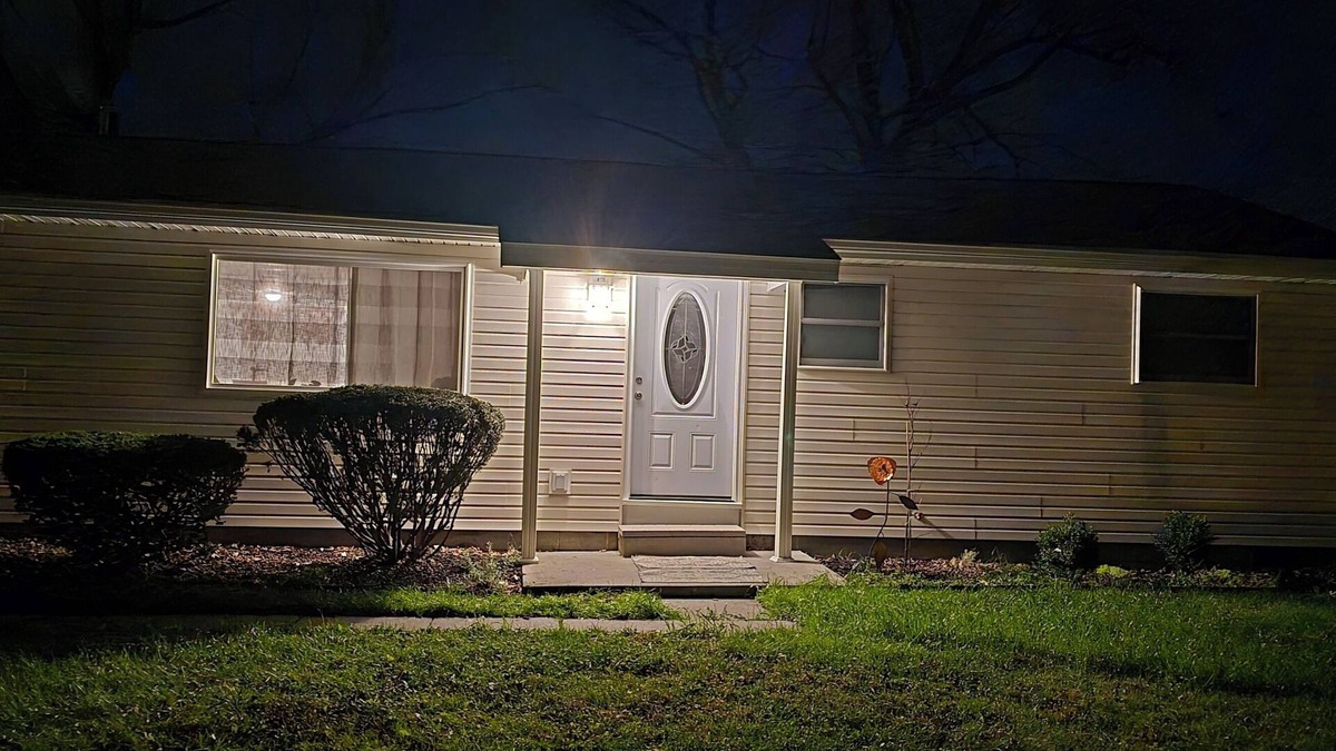 Defiance House | Charming 3-bedroom house in Defiance with WiFi access