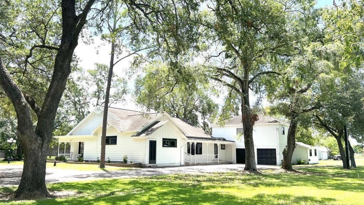 Danevang House | Charming 3-bedroom house in serene El Campo with AC