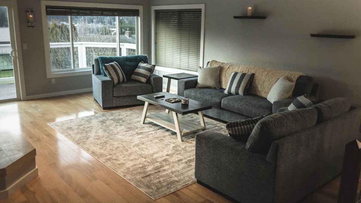 Freeland House | Charming 3-bedroom house overlooking Holmes Harbor w/WiFi and gas fireplace