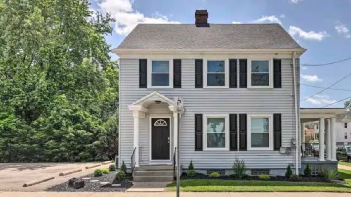 Hamilton House | Charming 3-bedroom house in lovely Hamilton with WiFi, AC newly remodeled 1900s