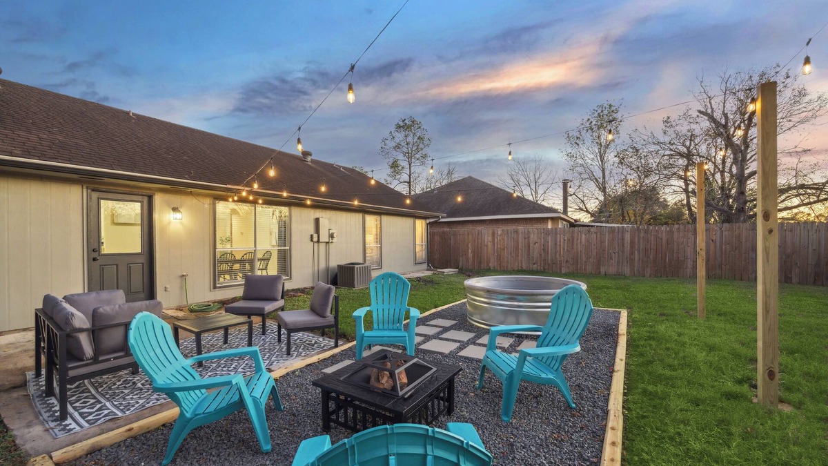 Richmond House | Charming 3-bedroom house in delightful Richmond with WiFi, AC and Cowboy Pool