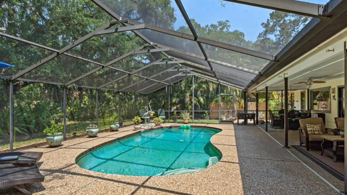 Fruitville House | Charming 3-bedroom house in delightful Sarasota with WiFi, AC