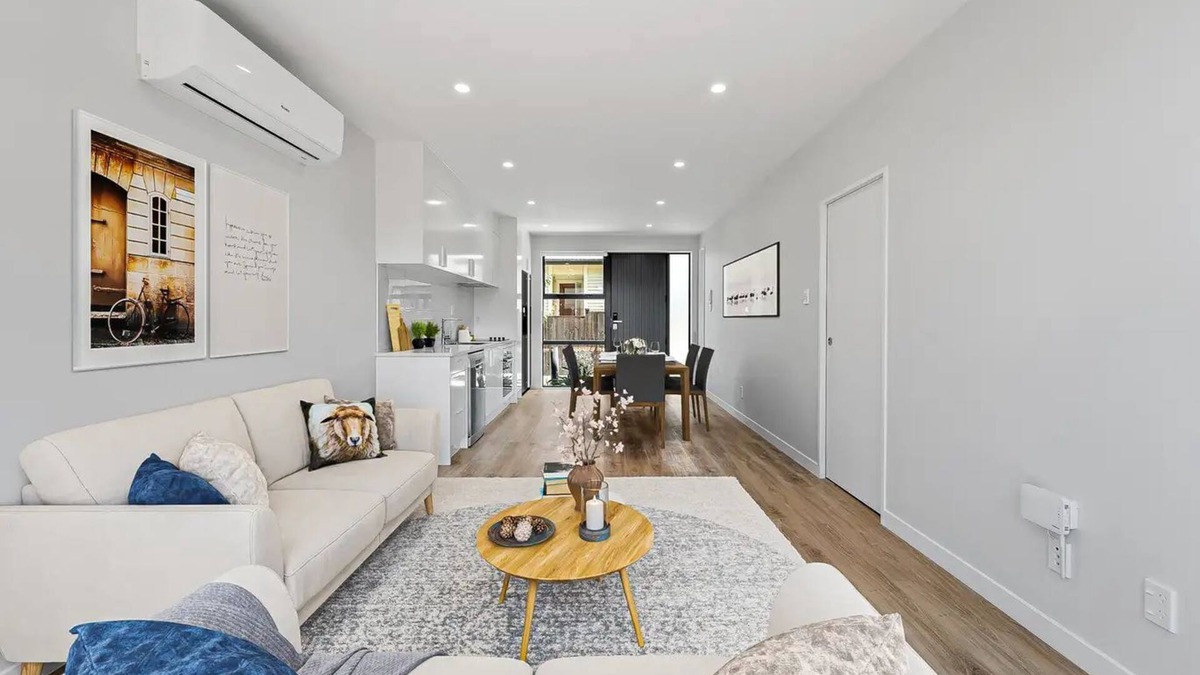 Auckland House | Charming 3-bedroom house with fitness room, WiFi in vibrant Auckland