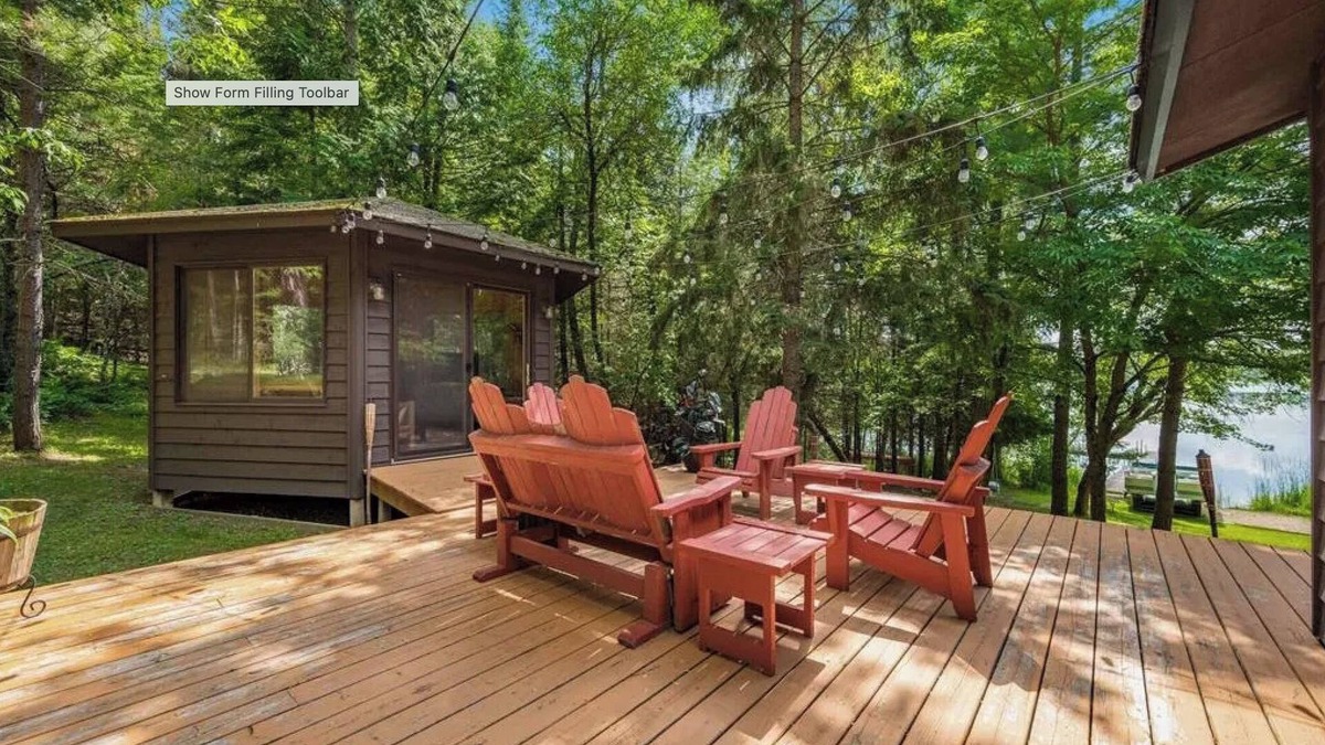 Bigfork House | Charming 3-bedroom house with WiFi, AC on Big Turtle Lake.