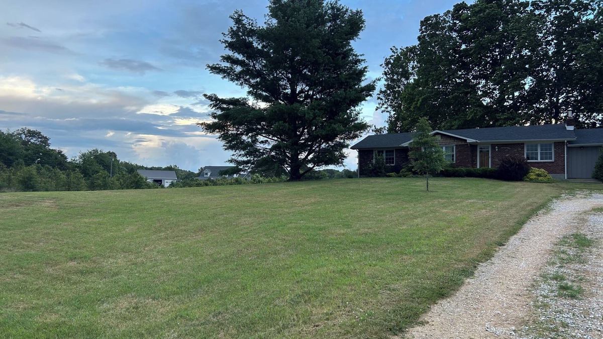 Big Spring House | Charming 3-bedroom house with WiFi and AC in Cecilia