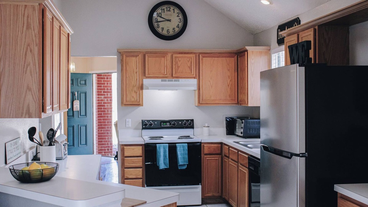 Lake Dallas House | Charming 3-bedroom house with High Speed Internet - 5 minutes from lake!