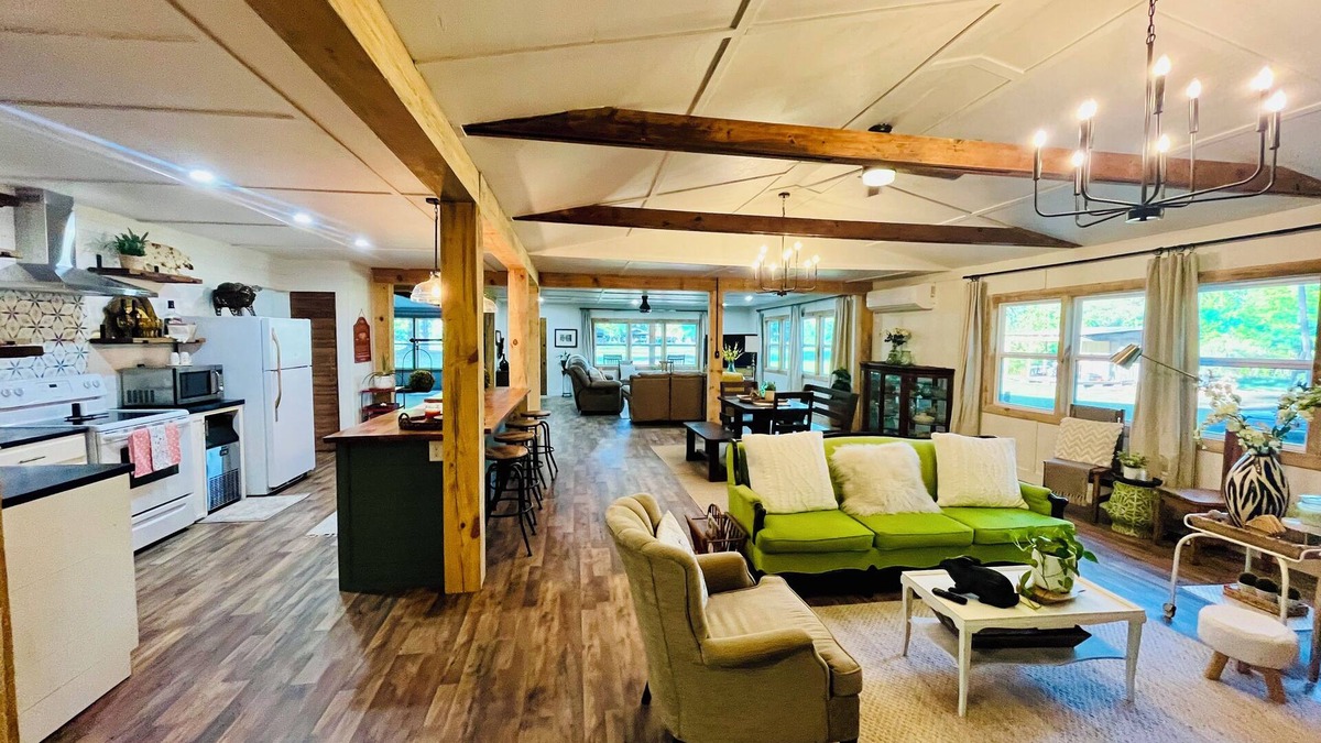 Jones House | Charming 3-bedroom house in the country with all the amenities of home.