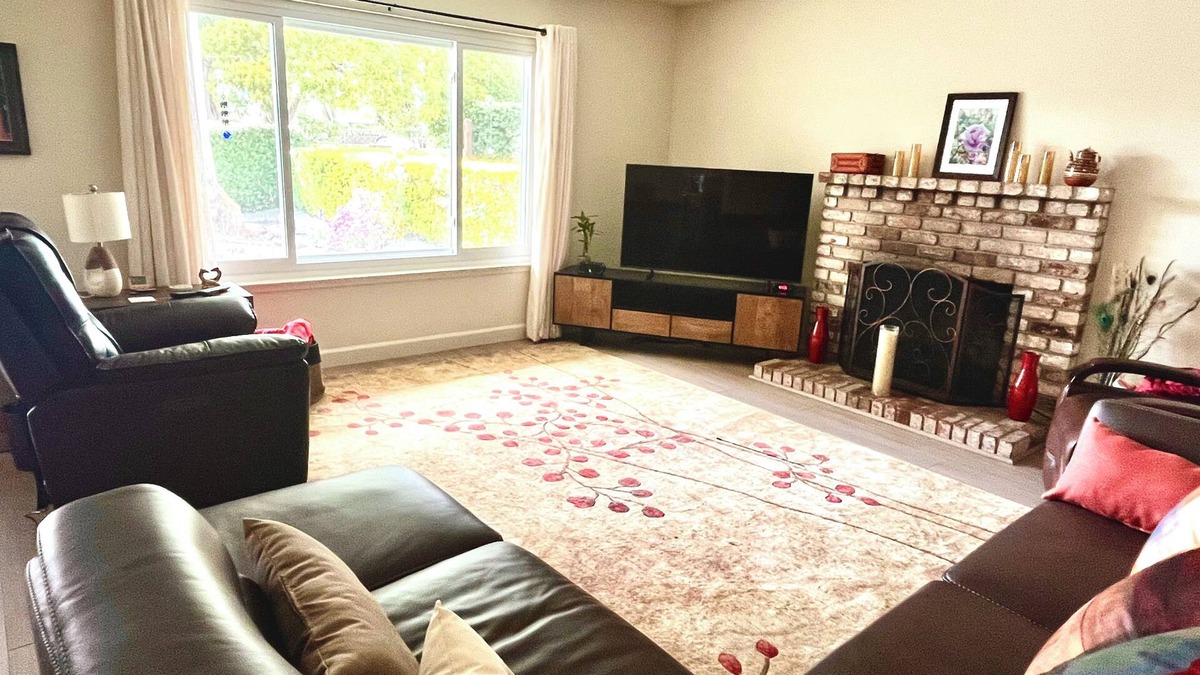 Montara House | Charming 3-bedroom house with WiFi and AC half mile from beach in lovely Montara