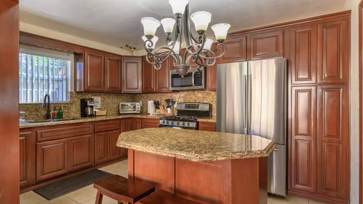 Norwalk House | Charming 3-bedroom house with WiFi, AC in nice Norwalk between LA/Orange County