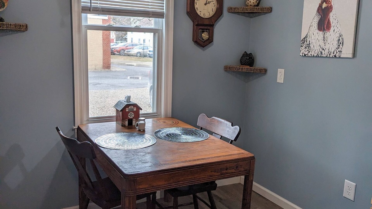 Sunbury House | Charming 3-bedroom house in serene Sunbury with AC, WiFi