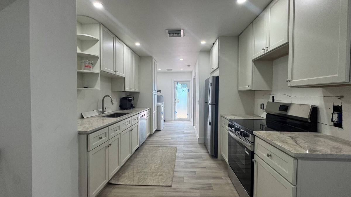 Tamarac House | Charming 3-bedroom house with community pool 55+