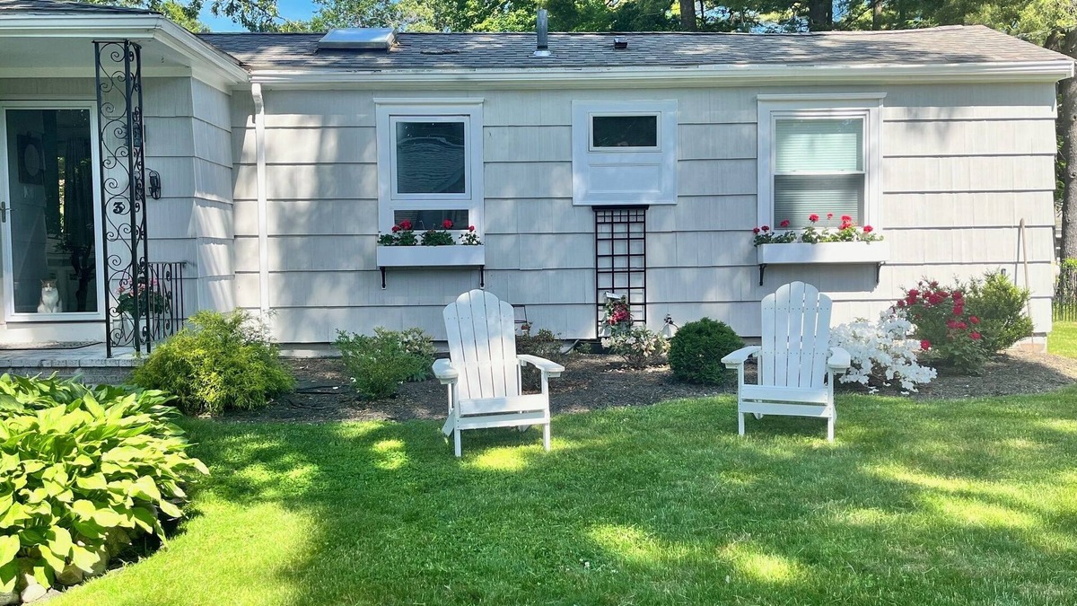 Wayland House | Charming 3-bedroom house with AC and WiFi in lovely Wayland