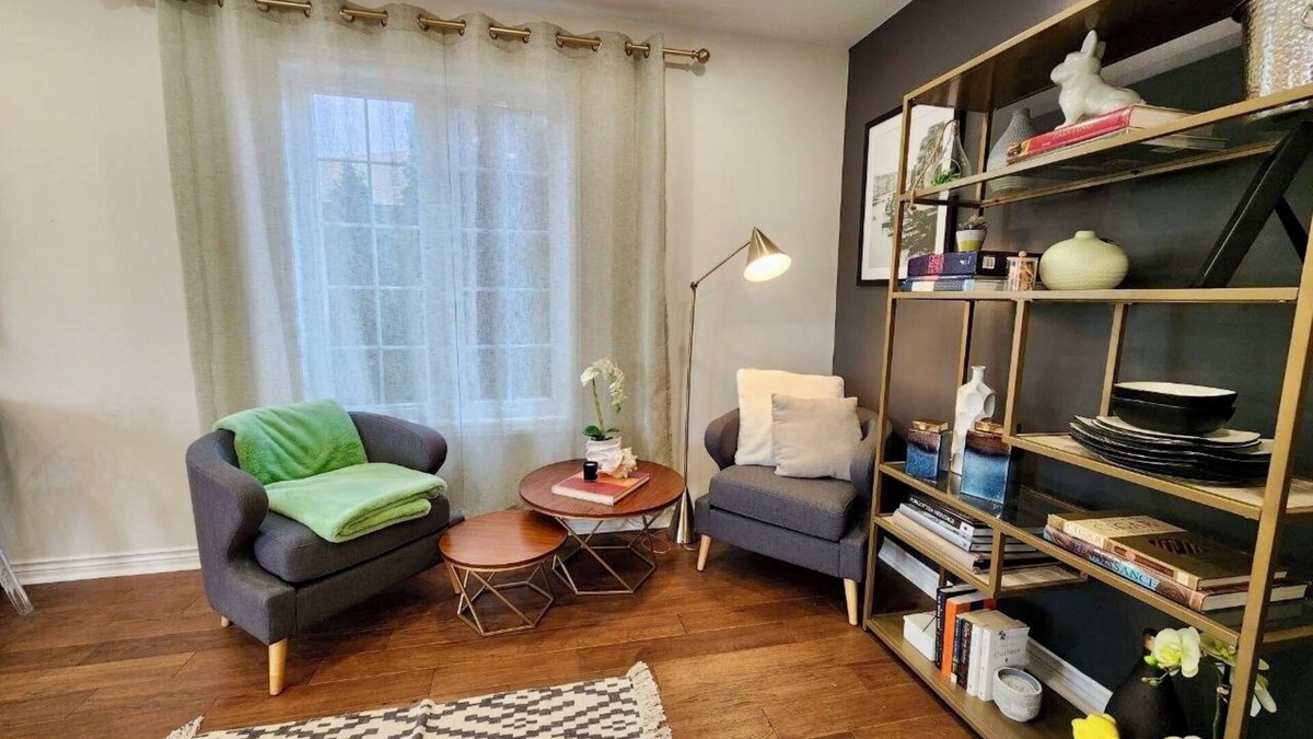 Barrie House | Charming 3-bedroom house with WiFi, AC in delightful Barrie