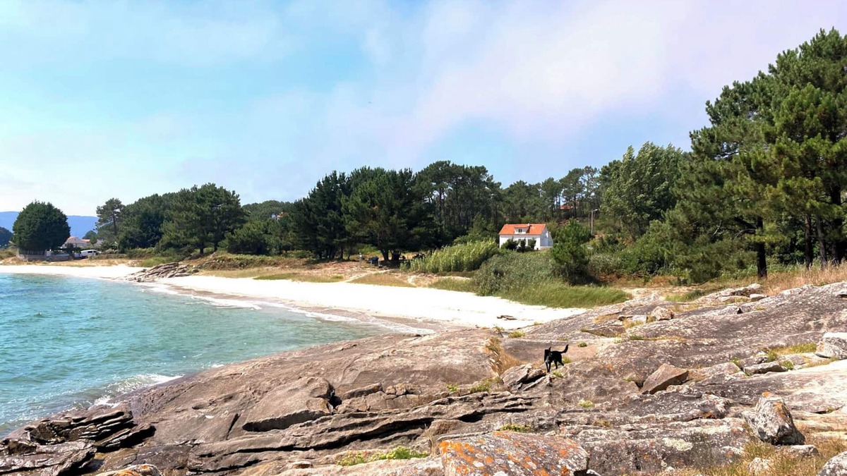 Muros House | Charming 3-bedroom house with WiFi and AC in enchanting Muros