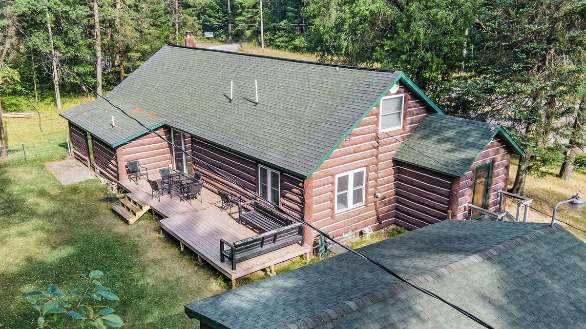 Mio House | Charming 3-bedroom house in wonderful Mio with WiFi, AC.