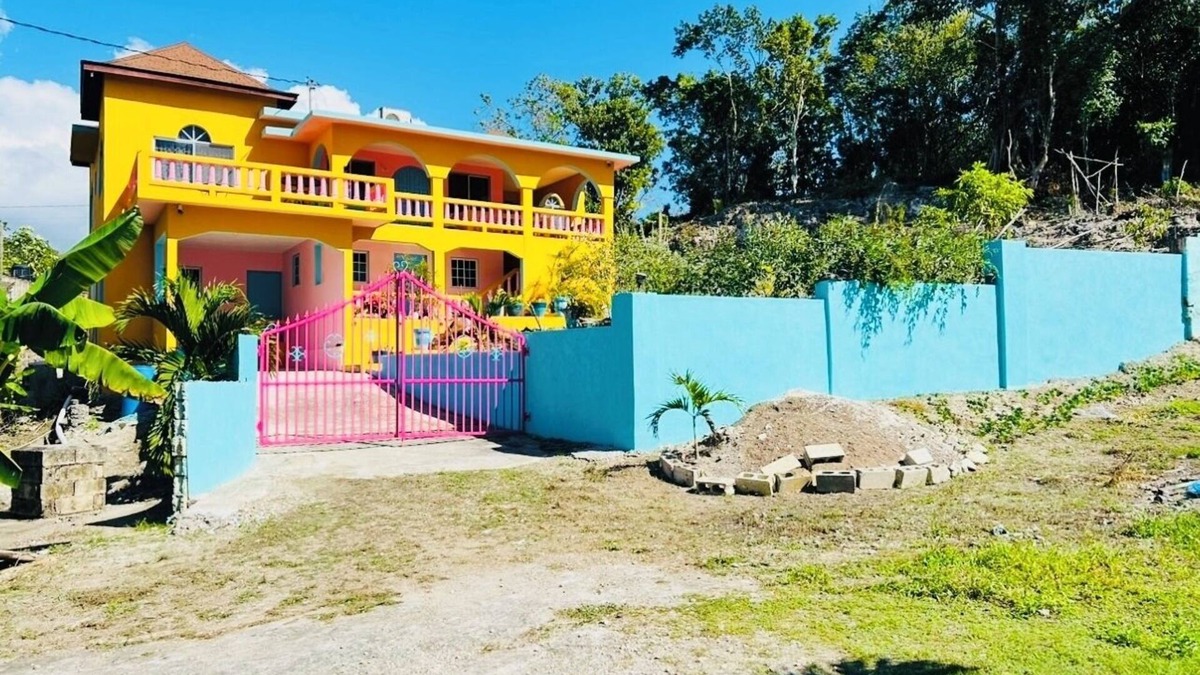 West End House | Charming 3-bedroom house with AC and WiFi in Negril