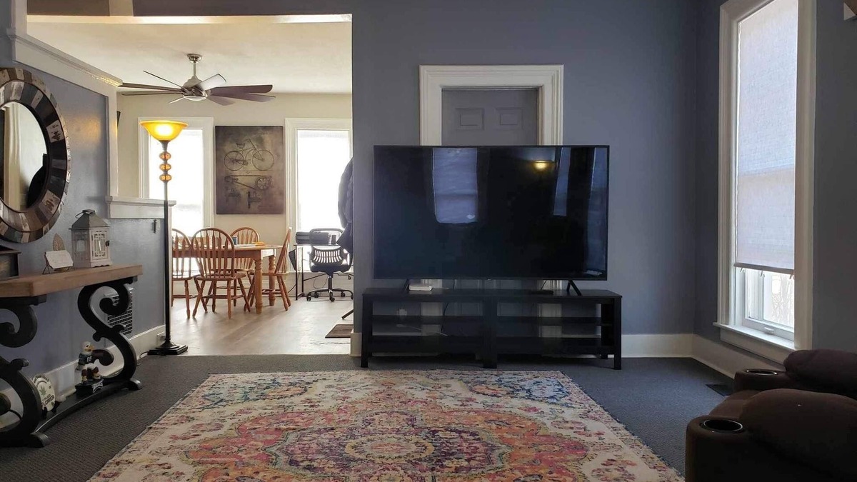 Adrian House | Charming 3-bedroom house in lovely Adrian with WiFi, AC