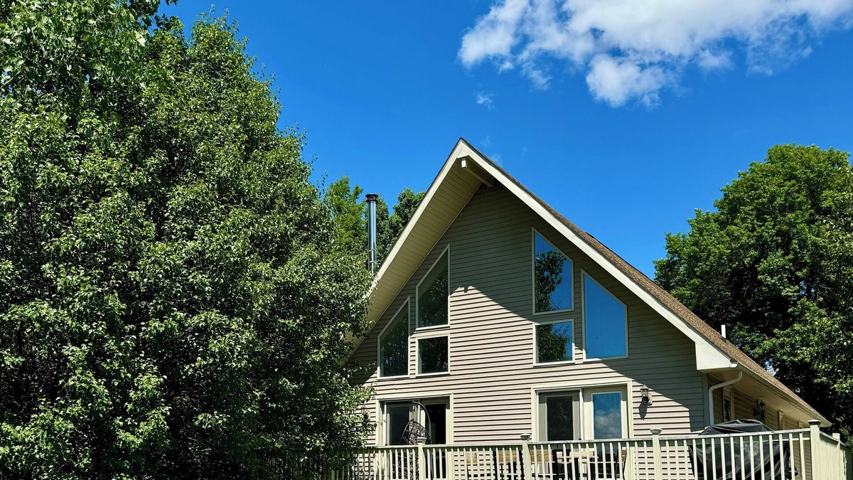 Athens House | Charming 3-bedroom house in the Catskills-Sleepy Hollow Lake community