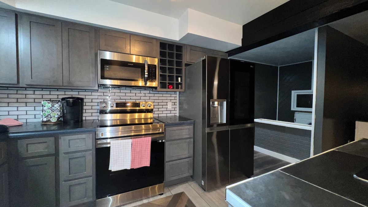 Town of Aurelius House | Charming 3-bedroom house in fabulous Auburn with AC, WiFi