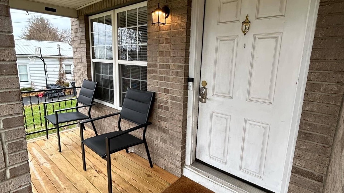 Corbin House | Charming 3-bedroom house in delightful Corbin Sleeps 6
