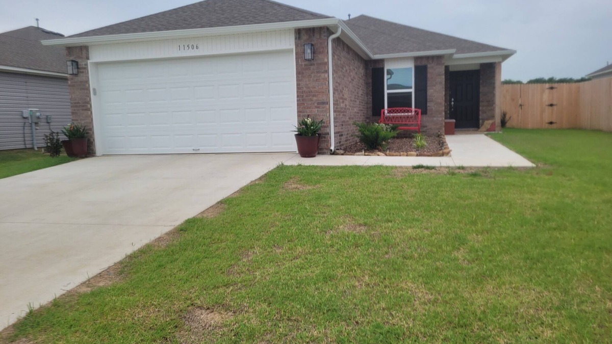 Coweta House | Charming 3-bedroom house with AC and WiFi in Coweta
