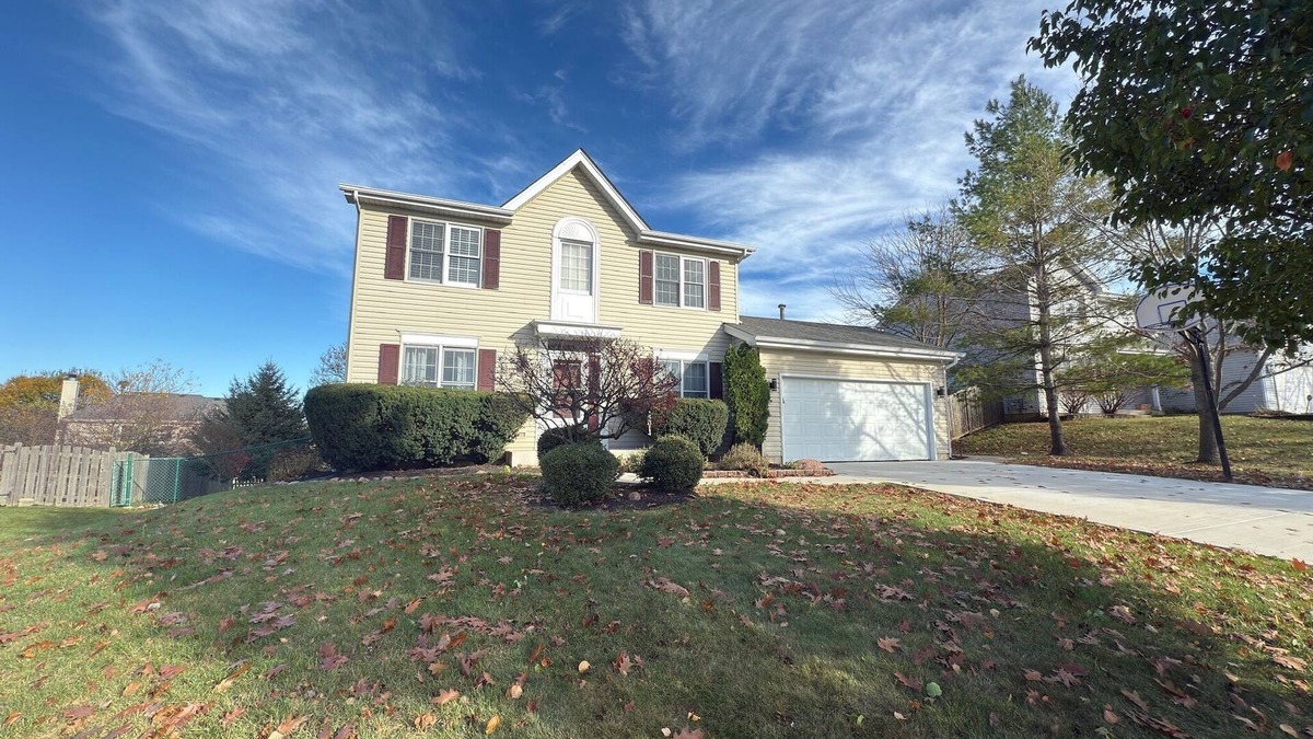 Plato Center House | Charming 3-bedroom house in marvelous Elgin with AC, WiFi