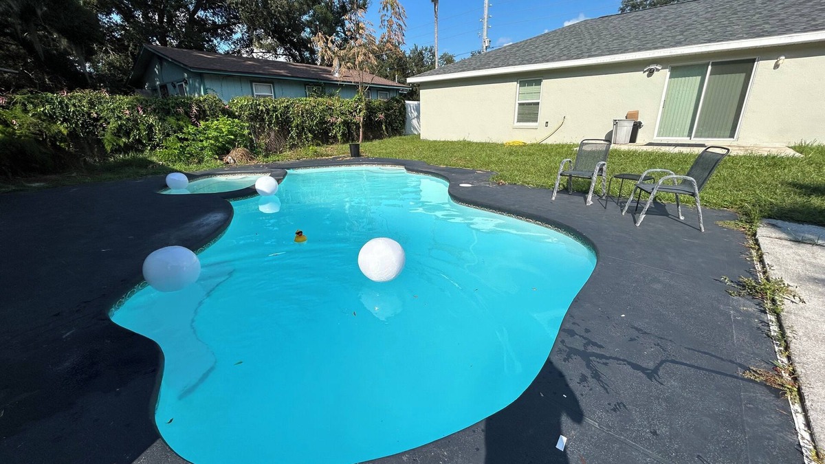 Eustis House | Charming 3-bedroom house in serene Eustis with POOL! Mins to Downtown MT. DORA.