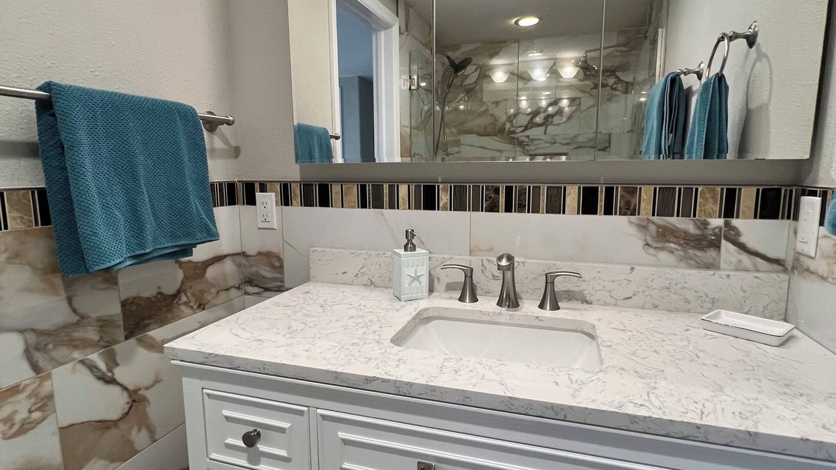 Sea Ranch House | Charming 3-bedroom house with AC WiFi in Hudson on canal and Gulf of Mexico view