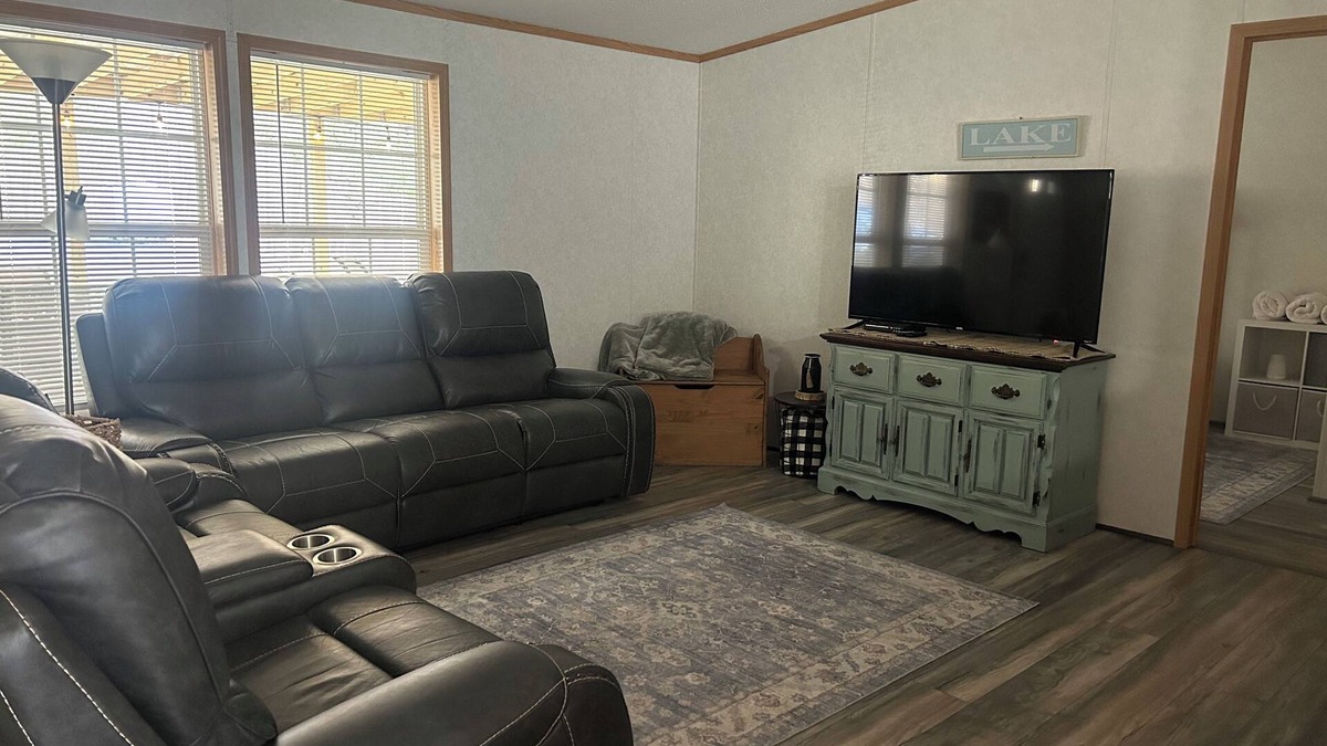 Saxton House | Charming 3-bedroom house in Saxton with golf cart