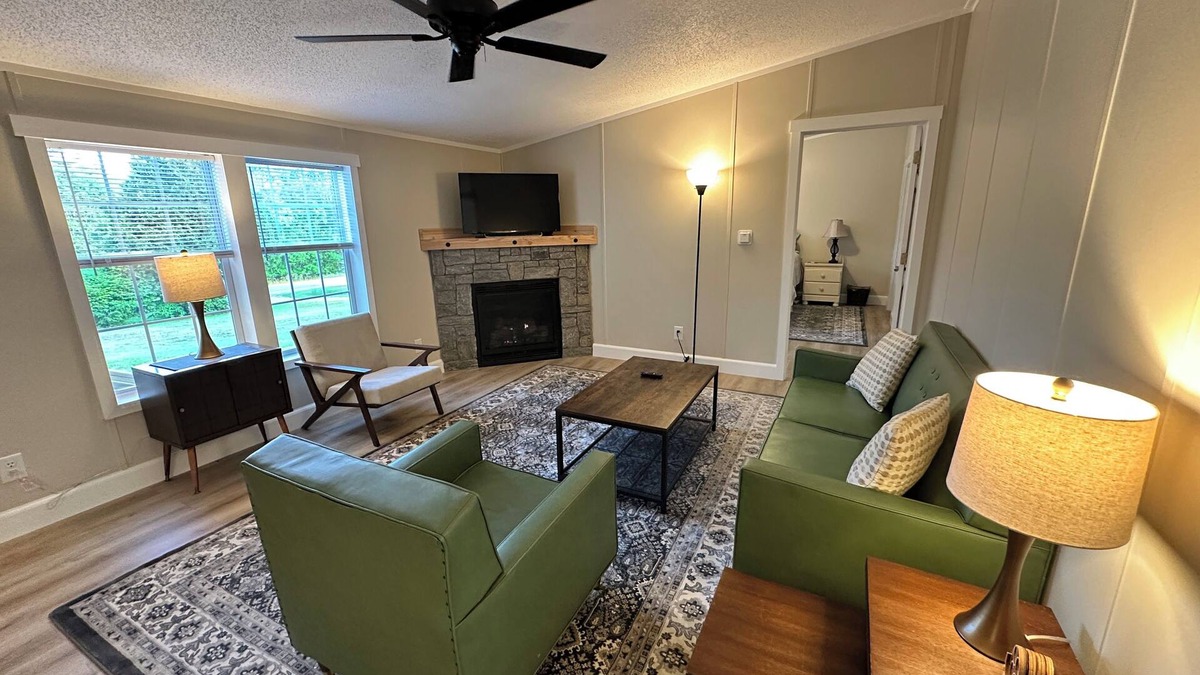 Warren House | Charming 3-bedroom house in Warren – Minutes from Midcoast Maine Adventures