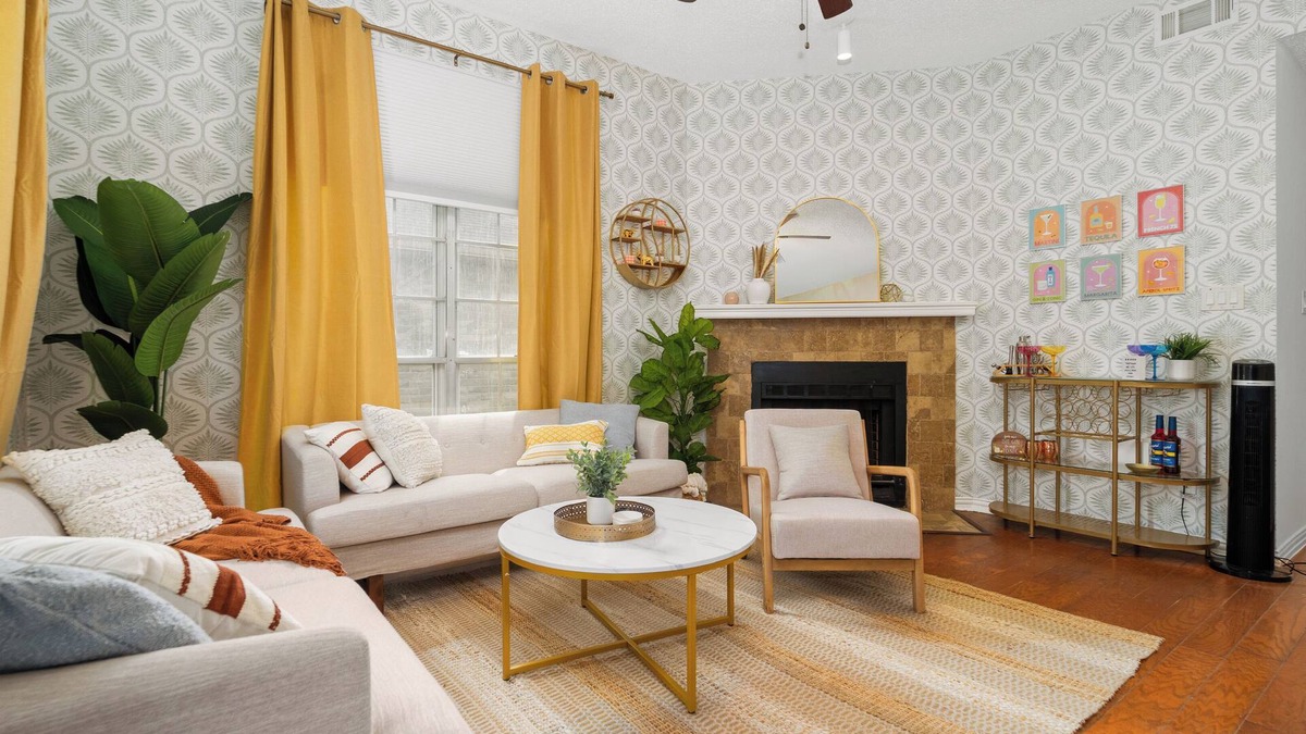 Barker House | Charming 3-bedroom house with Pool, Backyard Lounge, Game room in welcoming Katy
