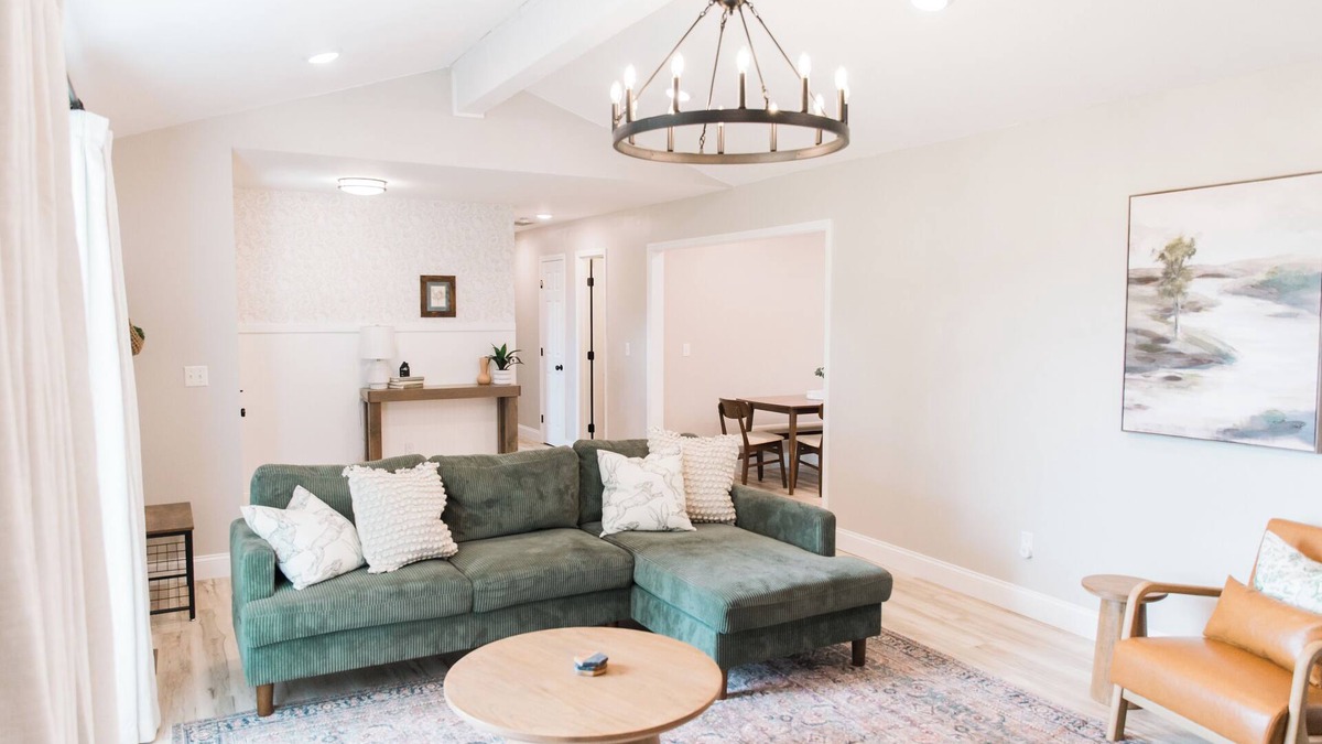 Nixa House | Charming 3-bedroom, Kid Friendly, 10min to Springfield, Countryside-1 Acre