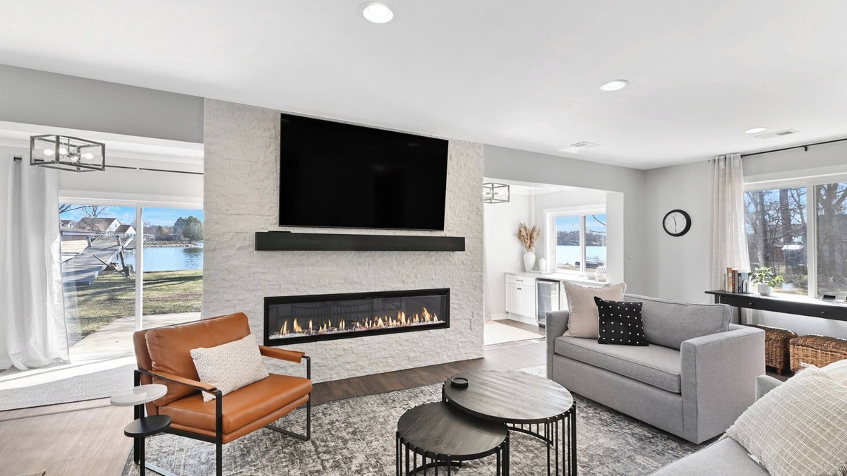 Tichigan House | Charming 3-bedroom lake house in Waterford with amazing views