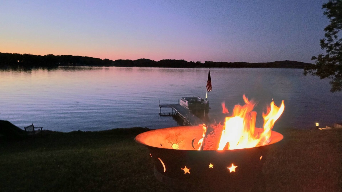 Elysian Cabin | Charming 3 bedroom Lake Home on 1 acre is perfect for your family getaway!