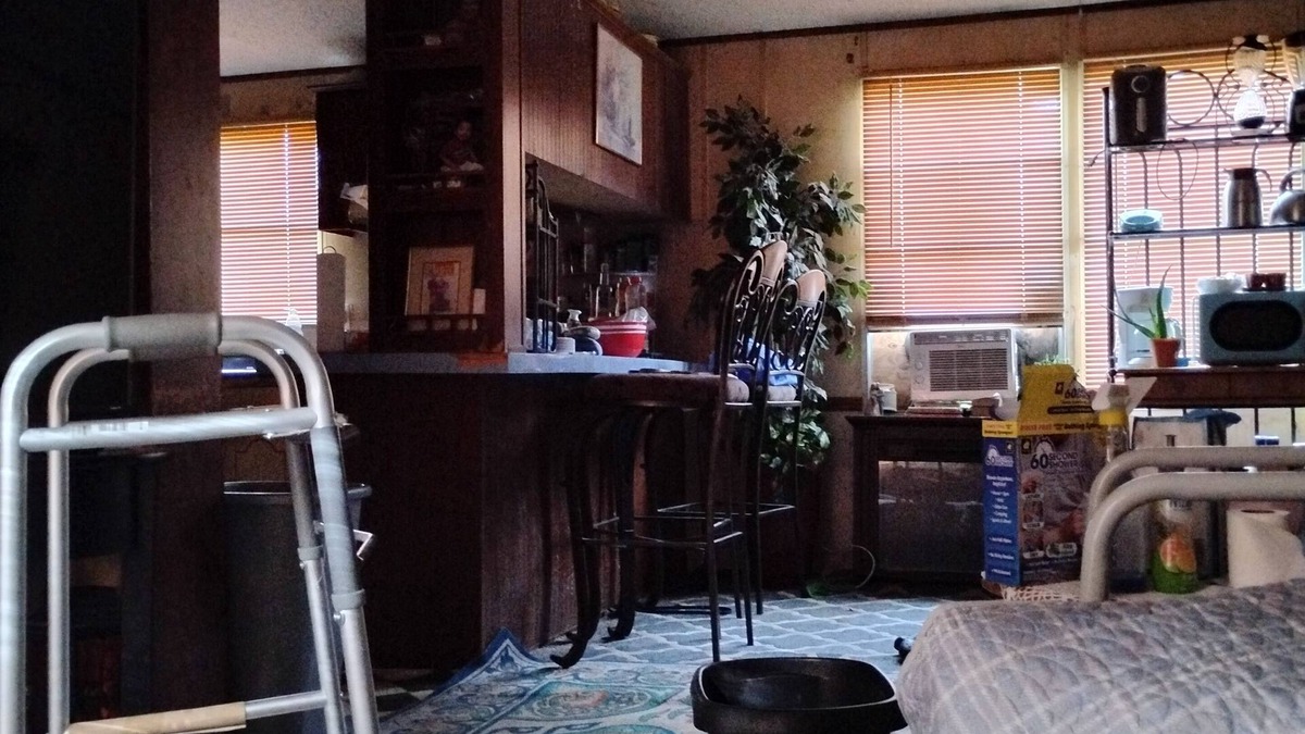 Lumberton House | Charming 3-bedroom mobile home with AC and WiFi in Lumberton