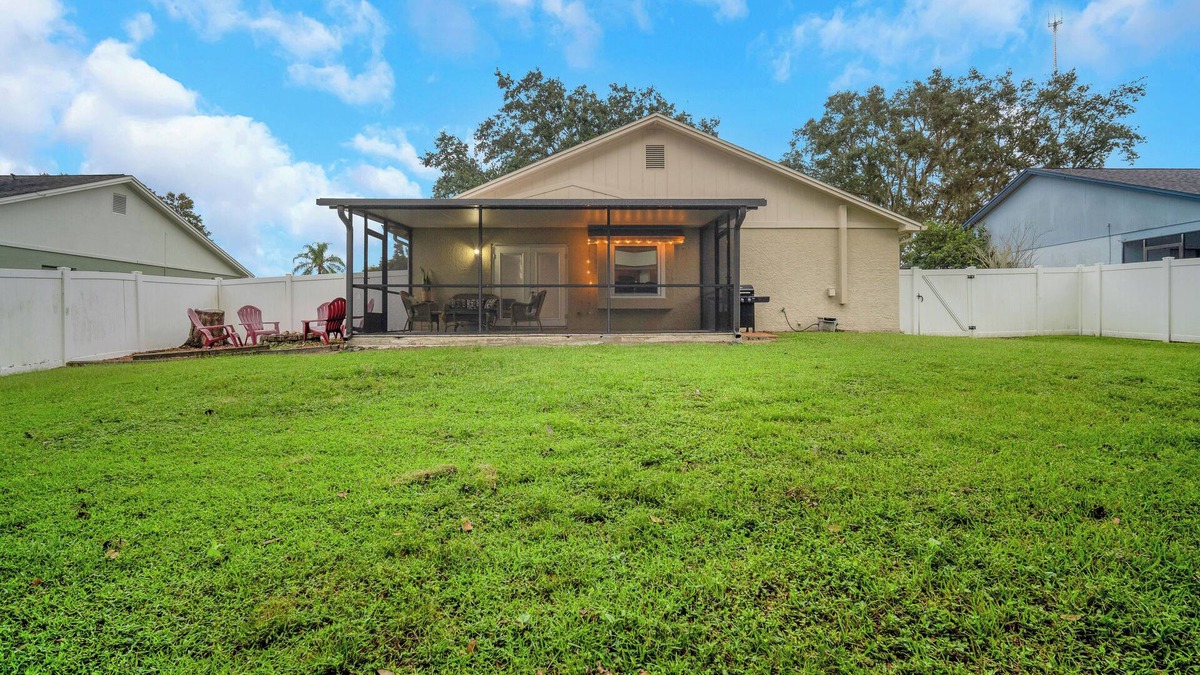 Boyette Springs House | Charming 3-bedroom Pet Friendly house in tranquil Riverview