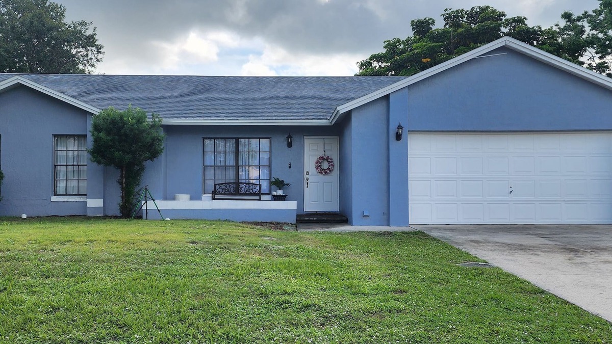 Interchange Square House | Charming 3-bedroom Pool House with WiFi and AC in Palm Bay