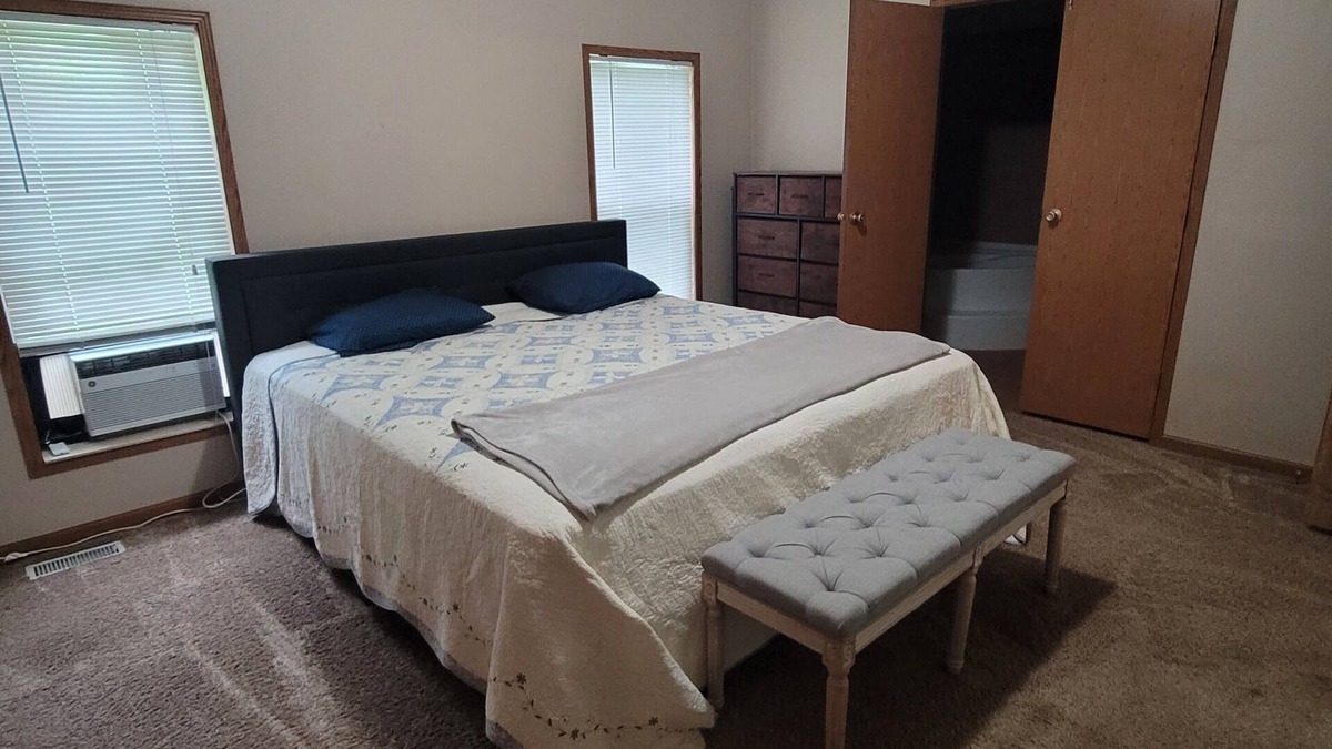 Tenstrike Resort | Charming 3-bedroom resort with WiFi, TV, and AC located on beautiful Gull Lake!