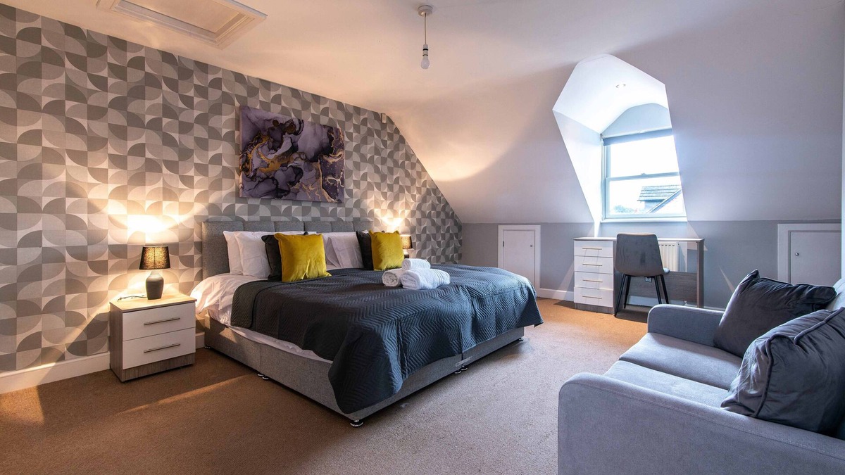 Winsford Apartment | Charming 3-Bedroom Semi-Detached Home with Driveway for One Car