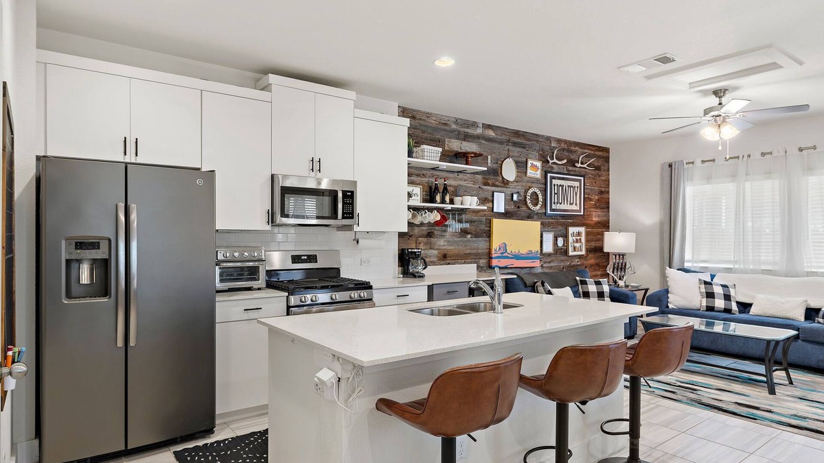 Georgetown House | Charming 3-bedroom Townhome conveniently located in Georgetown