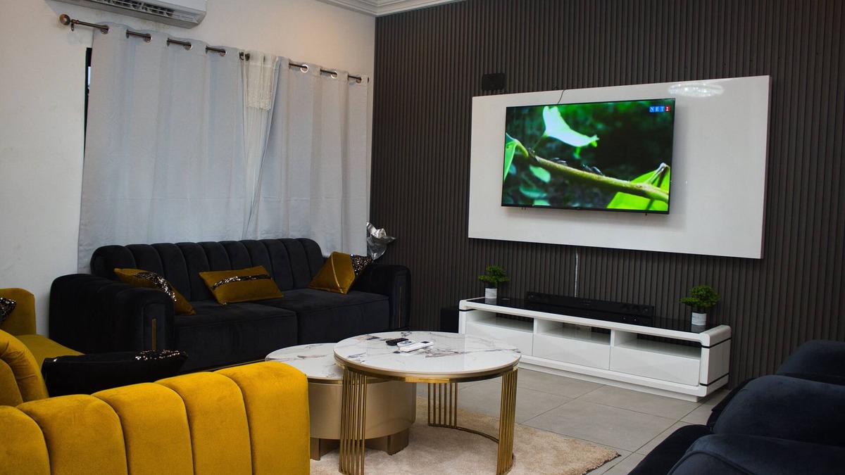 Accra Apartment | Charming 3-bedroom townhome with AC and WiFi in peaceful Abokobi Hills-Berekuso