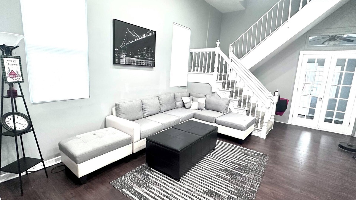 Glenwood House | Charming 3-bedroom townhome with WiFi, AC in Glenwood