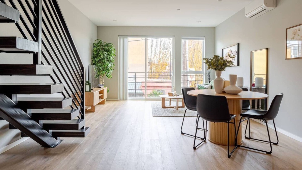 Miller Park House | Charming 3-bedroom townhome with WiFi and AC in marvelous Seattle