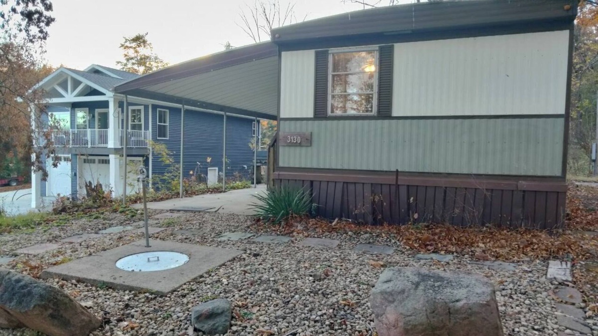 Angola House | Charming 3-bedroom Trailer with WiFi, AC in lovely Angola