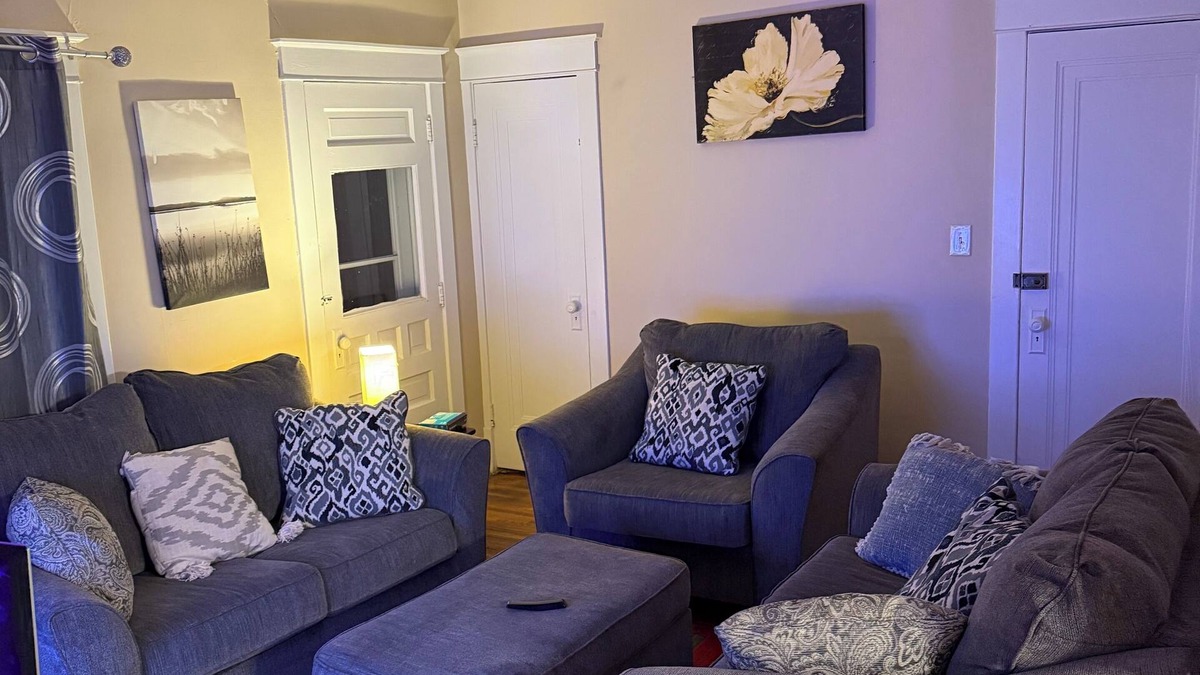 North Buffalo House | Charming 3-bedroom upper unit home