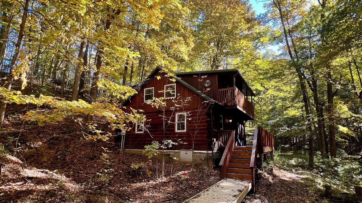 Bloomington Cabin | Charming 3-bedroom cabin near Indiana University!