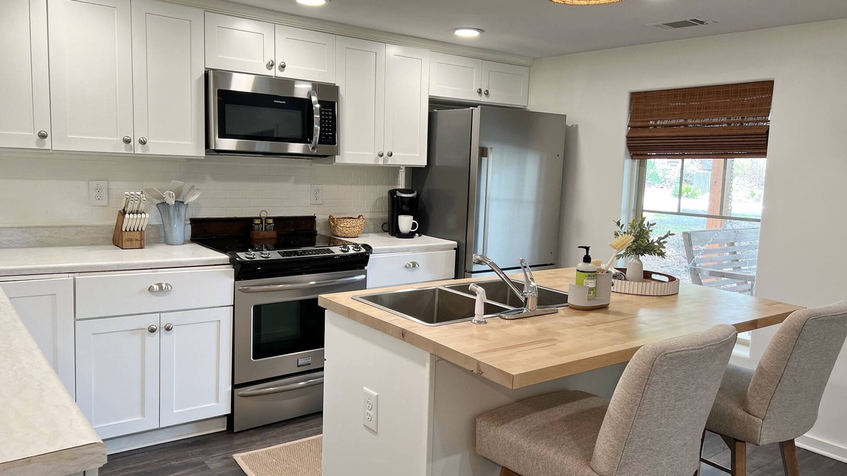 Cartersville House | Charming 3-bedroom house in quaint Cartersville.