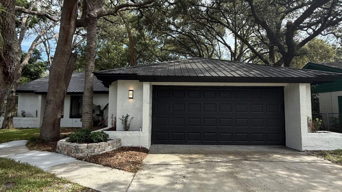 Casselberry House | Charming 3-bedroom near Orlando theme parks, downtown and golf courses